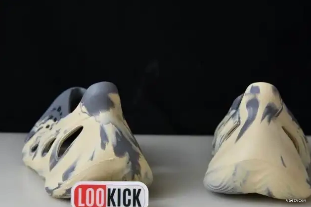RNNR Foam Yeezy MXT GV7904 Gray Moon Adidas 0513